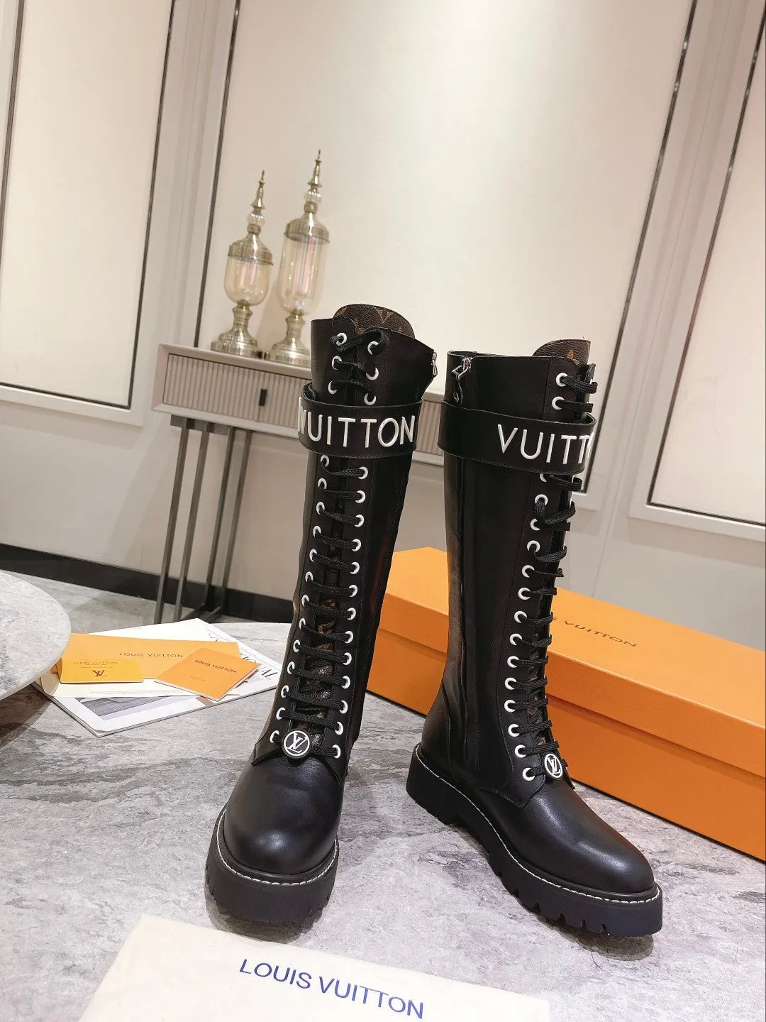 High Quality  LUV BOOTS 040