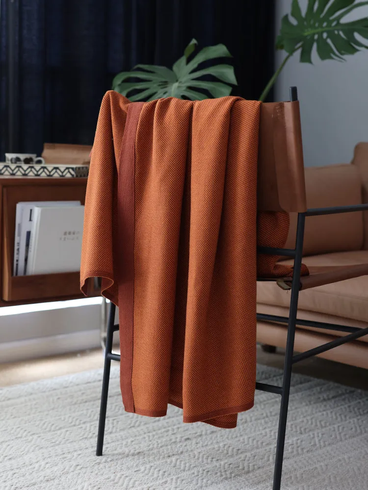 High-Quality Minimalist Blanket