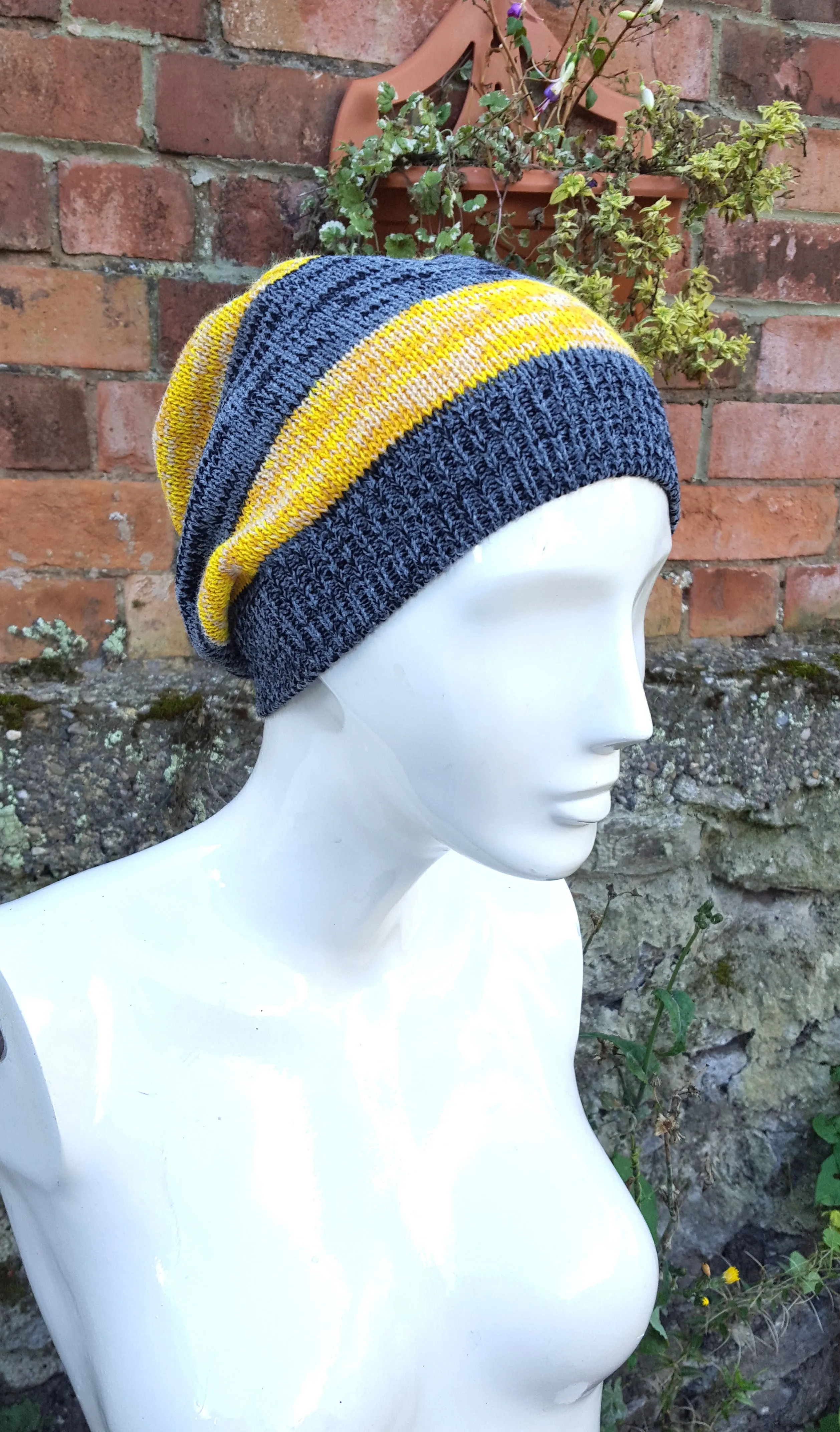 Hufflepuff Pom pom beanie hat