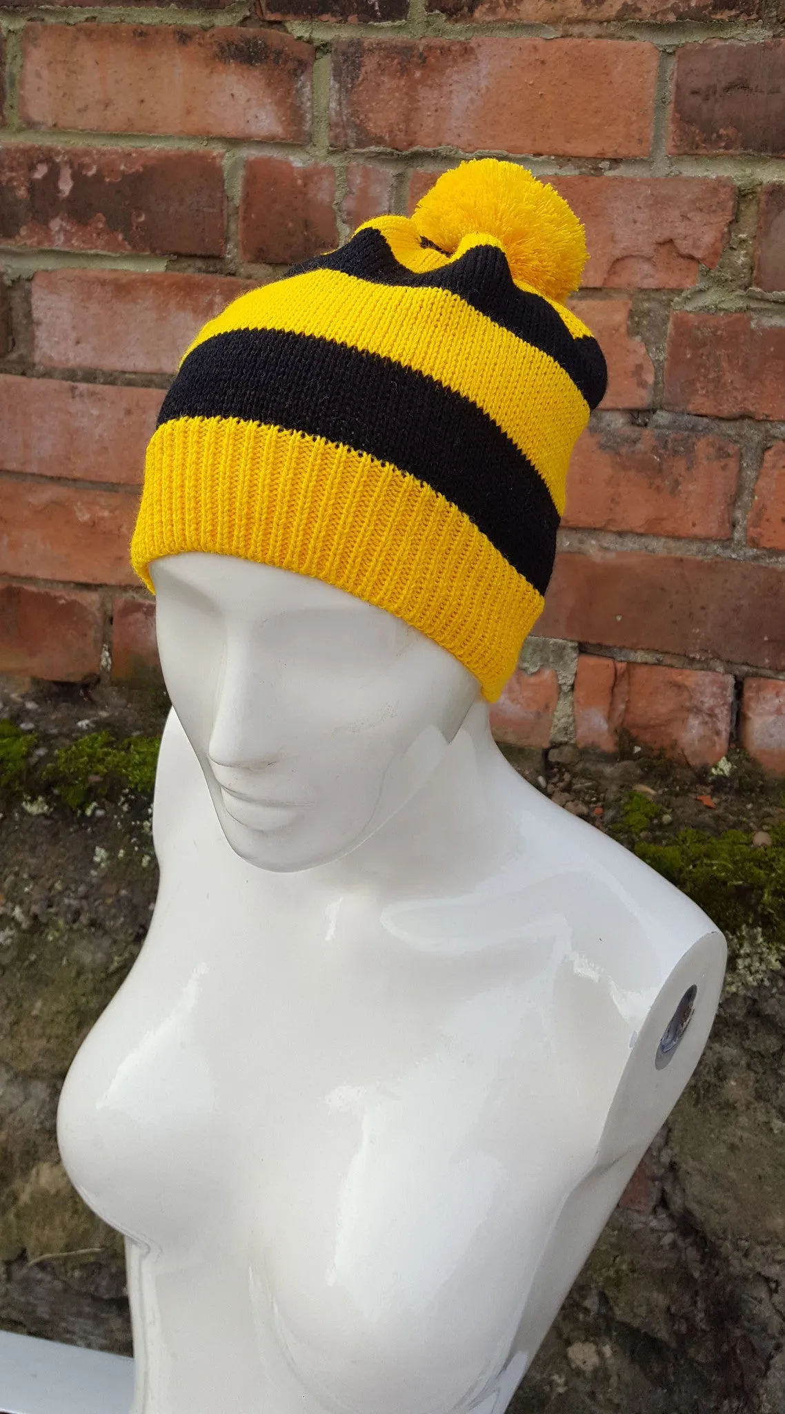 Hufflepuff Pom pom beanie hat