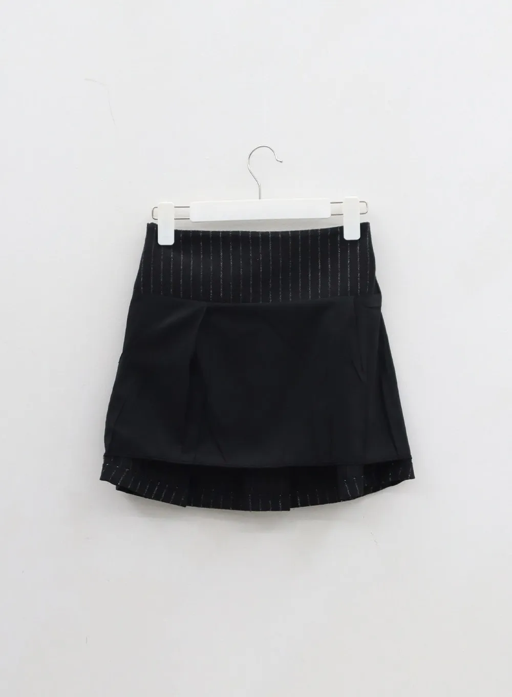 Pinstripe Pleated Mini Skirt BD29